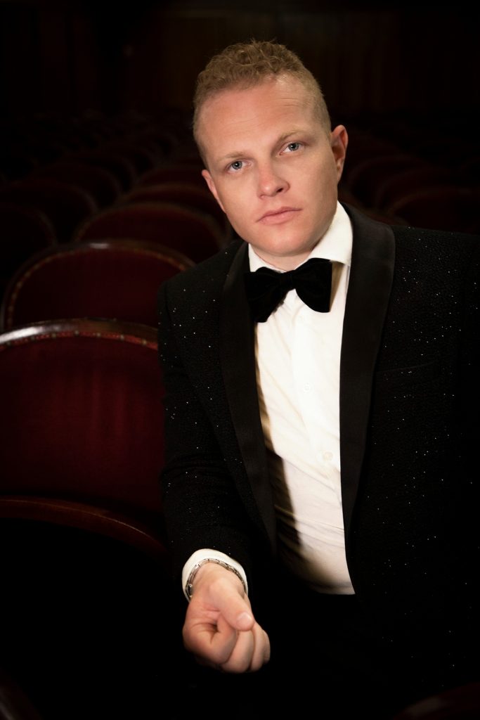 Tenorul ŞTEFAN von KORCH continuă parcursul internaţional cu debut la PALERMO CLASSICA în CARMINA BURANA pe 26 Iulie